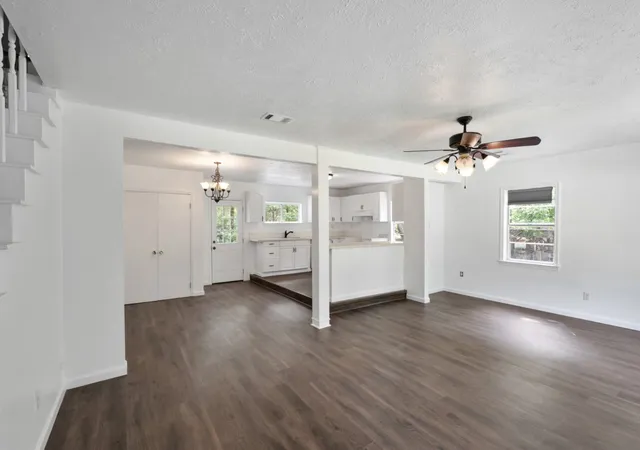 Photo 3 of Sale Pending at 14224 Daniel Boone Ln, Malakoff, TX 75148 | MLS# 21338326 | Listing updated on 2026-09-26