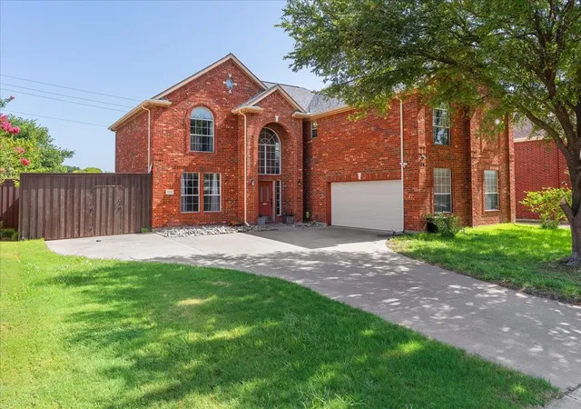 Photo 2 of Sale Pending at 1013 Larkspur Dr, Allen, TX 75002 | MLS# 21318243 | Listing updated on 2026-10-05