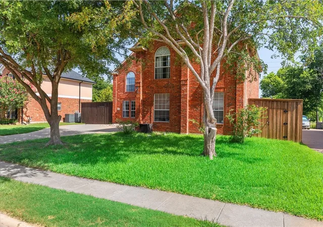 Photo 3 of Sale Pending at 1013 Larkspur Dr, Allen, TX 75002 | MLS# 21318243 | Listing updated on 2026-10-05