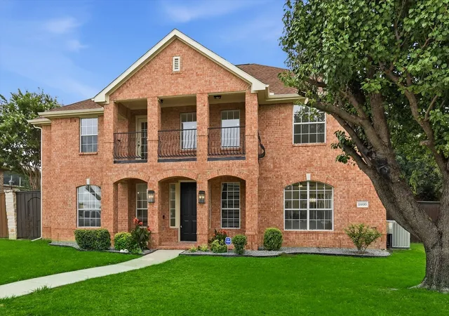 Photo 3 of Single family home for sale at 1400 Hudspeth Dr, Carrollton, TX 75010 | MLS# 21338502 | Listing updated on 2026-08-01