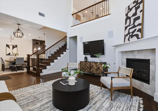 Photo 1 of Single family home for sale at 291 Moorland Dr, Richardson, TX 75080 | MLS# 21338009 | Listing updated on 2026-09-13