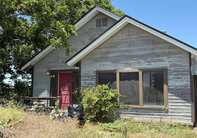 Photo 3 of Single family home for sale at 3801 E Fm 875, Midlothian, TX 76065 | MLS# 21324097 | Listing updated on 2026-09-29