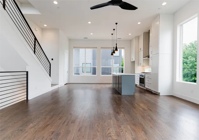 Condo for sale at 2623 Kimsey Dr #101, Dallas, TX 75235 | MLS# 21338626