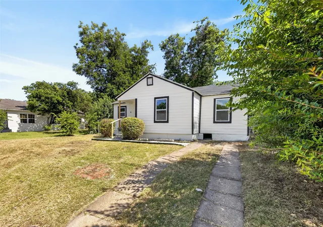 Photo 2 of Single family home for sale at 1212 E Ramsey Ave, Fort Worth, TX 76104 | MLS# 21332183 | Listing updated on 2026-09-09