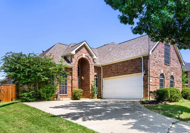 Photo 1 of Single family home for sale at 2066 Fair Oaks Cir, Corinth, TX 76210 | MLS# 21281015 | Listing updated on 2026-09-11