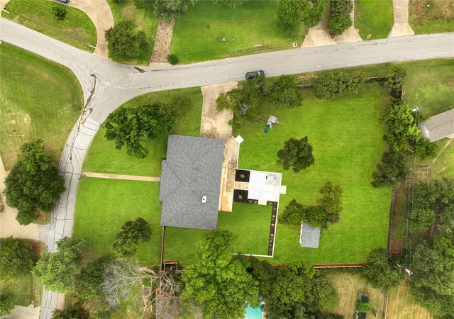 Photo 2 of Sale Pending at 180 Trailing Oaks Dr, Double Oak, TX 75077 | MLS# 21318511 | Listing updated on 2026-09-15