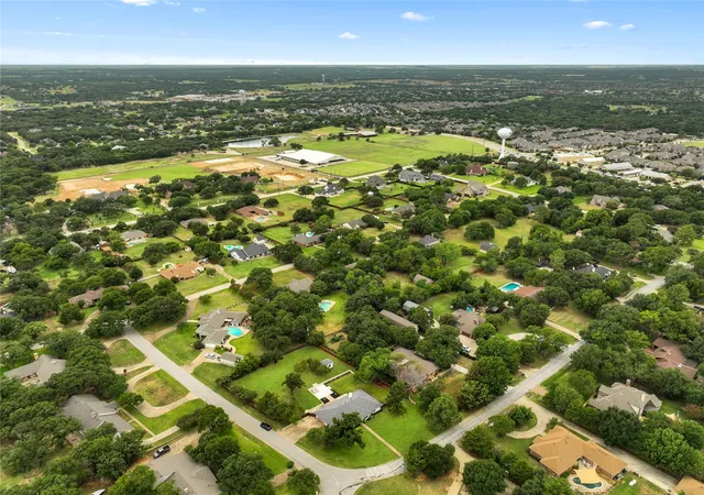 Photo 40 of Sale Pending at 180 Trailing Oaks Dr, Double Oak, TX 75077 | MLS# 21318511 | Listing updated on 2026-09-15