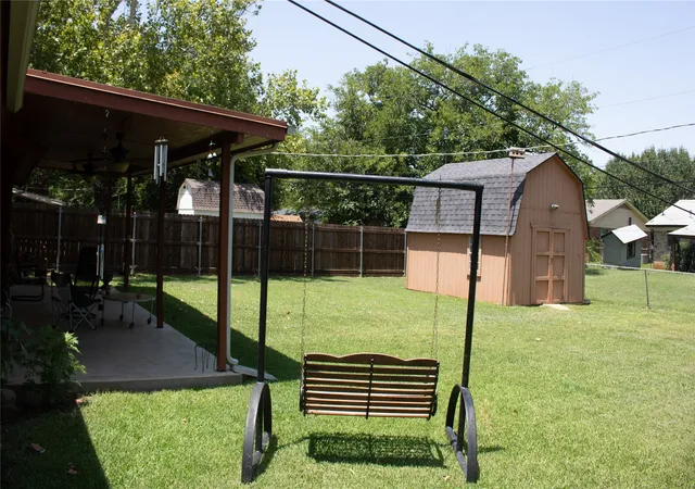 Photo 4 of Single family home for sale at 304 Nw Suzanne Ter, Burleson, TX 76028 | MLS# 21320870 | Listing updated on 2026-09-12