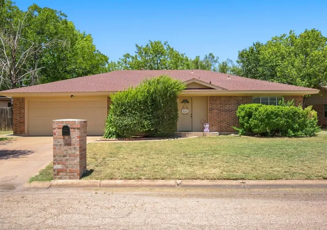 Photo 1 of Sale Pending at 1134 Piedmont Dr, Abilene, TX 79601 | MLS# 21335722 | Listing updated on 2026-09-08