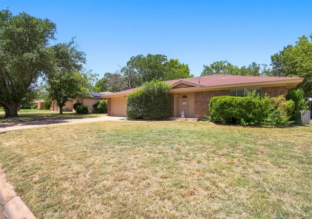 Photo 3 of Sale Pending at 1134 Piedmont Dr, Abilene, TX 79601 | MLS# 21335722 | Listing updated on 2026-09-08