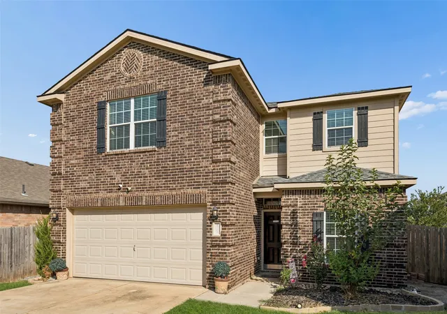 Photo 2 of Single family home for sale at 4709 Cedar Springs Dr, Fort Worth, TX 76179 | MLS# 21338745 | Listing updated on 2026-09-19