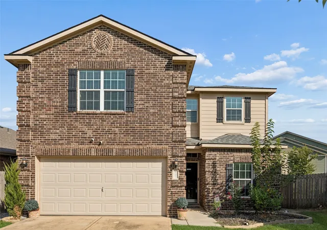 Photo 3 of Single family home for sale at 4709 Cedar Springs Dr, Fort Worth, TX 76179 | MLS# 21338745 | Listing updated on 2026-09-19