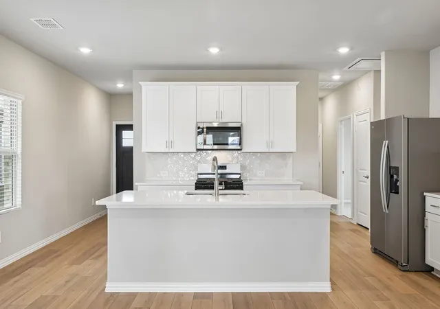 Photo 4 of Sale Pending at 122 Winchester Hill Ln, Princeton, TX 75071 | MLS# 21338065 | Listing updated on 2026-09-09