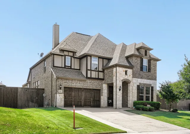 Photo 1 of Single family home for sale at 3403 Willow Brook Dr, Mansfield, TX 76063 | MLS# 21336219 | Listing updated on 2026-09-10