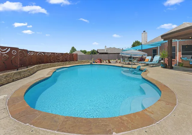 Photo 1 of Sale Pending at 112 Springfield Ln, Waxahachie, TX 75165 | MLS# 21338413 | Listing updated on 2026-10-05