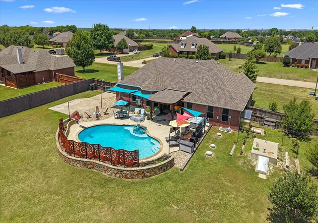 Photo 2 of Sale Pending at 112 Springfield Ln, Waxahachie, TX 75165 | MLS# 21338413 | Listing updated on 2026-10-05