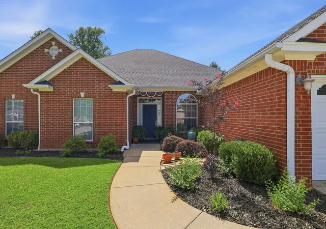 Photo 3 of Sale Pending at 313 Ithaca Dr, Longview, TX 75604 | MLS# 21338099 | Listing updated on 2026-09-21