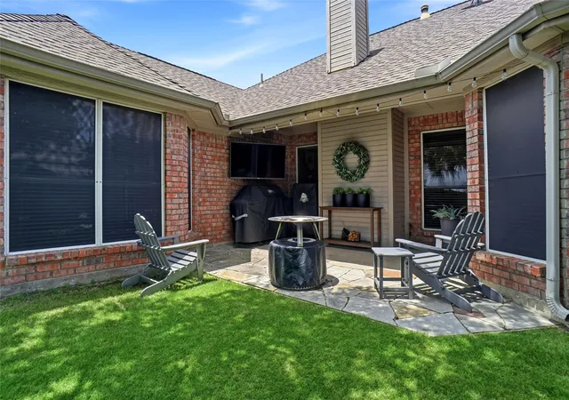 Photo 3 of Single family home for sale at 106 Honeysuckle Dr, Justin, TX 76247 | MLS# 21336097 | Listing updated on 2026-09-10