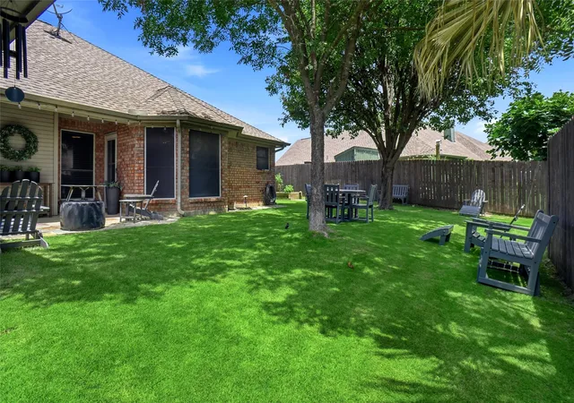 Photo 4 of Single family home for sale at 106 Honeysuckle Dr, Justin, TX 76247 | MLS# 21336097 | Listing updated on 2026-09-10