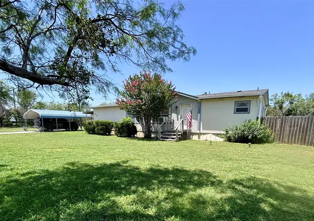 Photo 3 of Manufactured home for sale at 606 W 16th St, Cisco, TX 76437 | MLS# 21339078 | Listing updated on 2026-08-31