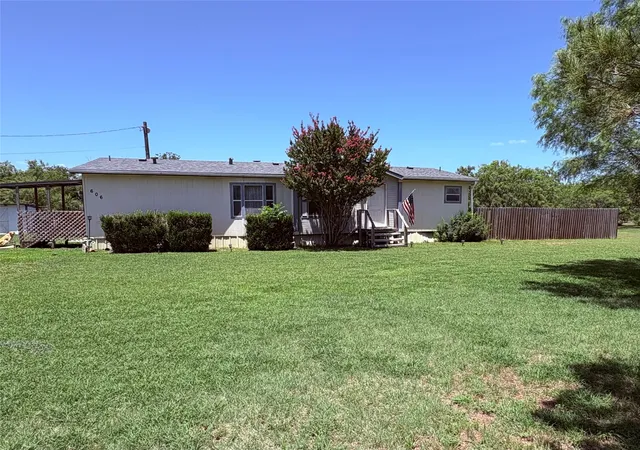 Photo 4 of Manufactured home for sale at 606 W 16Th St, Cisco, TX 76437 | MLS# 21339078 | Listing updated on 2026-08-31