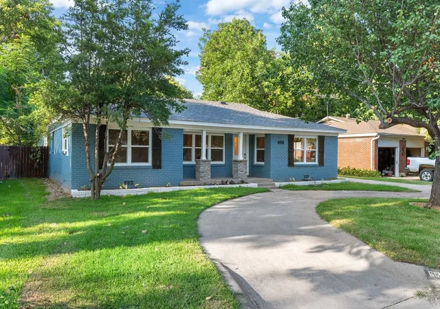 Photo 1 of Single family home for sale at 6136 Walnut Dr, Fort Worth, TX 76114 | MLS# 21339091 | Listing updated on 2026-09-08