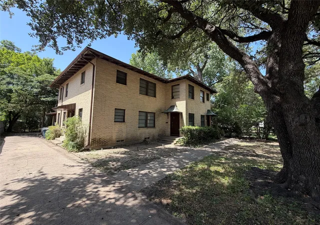 Photo 3 of Single family home for sale at 5332 Glenwick Ln, Dallas, TX 75209 | MLS# 21339029 | Listing updated on 2026-09-10