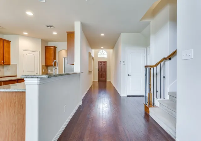Photo 2 of Single family home for sale at 804 Miramar Dr, Rockwall, TX 75087 | MLS# 21339197 | Listing updated on 2026-09-11
