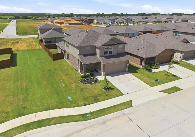 Photo 3 of Single family home for sale at 224 Running River Dr, Boyd, TX 76023 | MLS# 21338618 | Listing updated on 2026-09-13