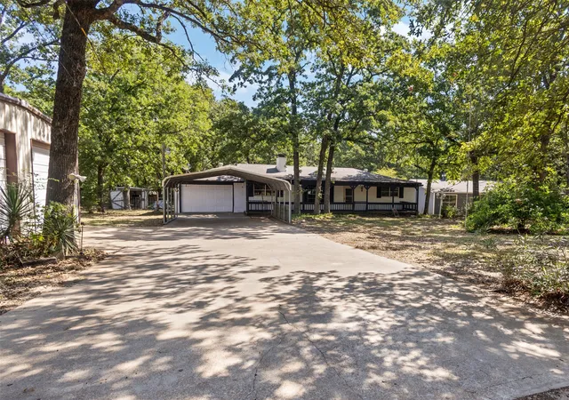 Photo 1 of Single family home for sale at 14344 Daniel Boone Ln, Malakoff, TX 75148 | MLS# 21337813 | Listing updated on 2026-09-11