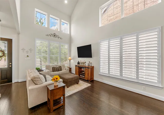 Photo 3 of Townhouse for sale at 4917 Shore Crest Dr, Mc Kinney, TX 75070 | MLS# 21339011 | Listing updated on 2026-09-10