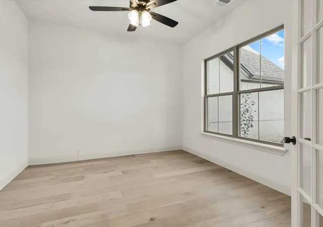 Photo 3 of Single family home for sale at 1013 Silver Sage, Weatherford, TX 76085 | MLS# 21329422 | Listing updated on 2026-09-14