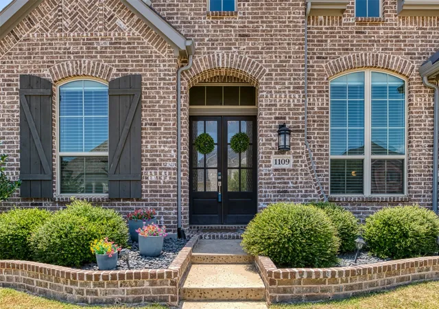 Photo 2 of Single family home for sale at 1109 10th St, Argyle, TX 76226 | MLS# 21336221 | Listing updated on 2026-09-13