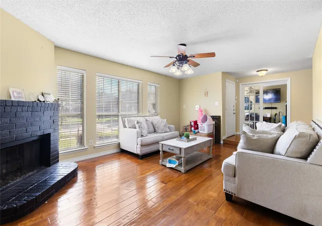 Photo 4 of Single family home for sale at 1409 Bregenz Ln, Lewisville, TX 75067 | MLS# 21334760 | Listing updated on 2026-09-11