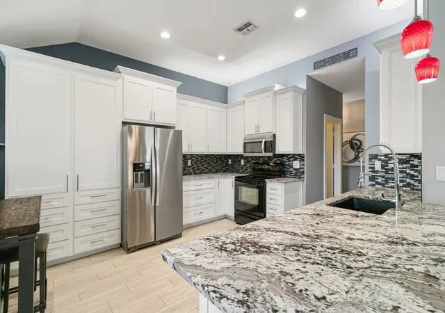 Photo 4 of Single family home for sale at 5933 Fox Dr, The Colony, TX 75056 | MLS# 21338487 | Listing updated on 2026-09-10