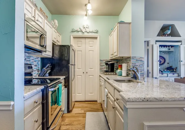 Photo 3 of Condo for sale at 2164 Tanglewood Blvd #C115, Pottsboro, TX 75076 | MLS# 21339490 | Listing updated on 2026-09-08