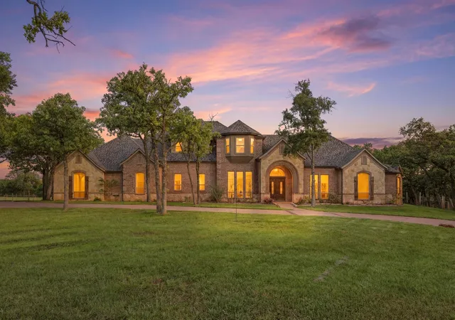 Photo 1 of Single family home for sale at 400 Porter Rd, Argyle, TX 76226 | MLS# 21336273 | Listing updated on 2026-09-08