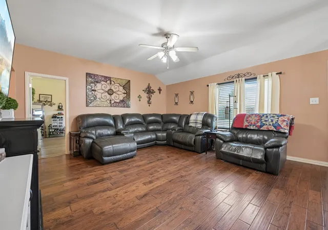 Photo 3 of Single family home for sale at 216 Meadow Lark Ln, Anna, TX 75409 | MLS# 21337299 | Listing updated on 2026-09-16