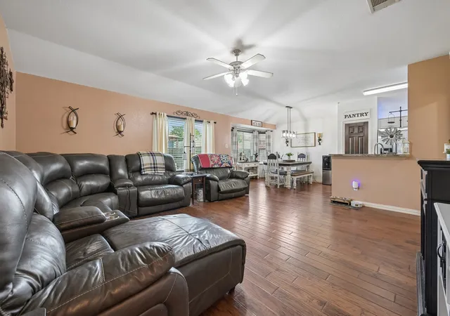 Photo 4 of Single family home for sale at 216 Meadow Lark Ln, Anna, TX 75409 | MLS# 21337299 | Listing updated on 2026-09-16