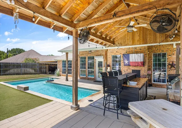 Photo 1 of Single family home for sale at 3930 Buena Vista Cir, Granbury, TX 76049 | MLS# 21337511 | Listing updated on 2026-09-12