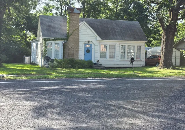 Photo 1 of Single family home for sale at 810 N Main, Winnsboro, TX 75494 | MLS# 21339552 | Listing updated on 2026-09-27