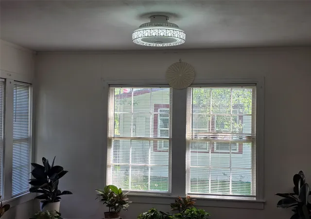 Photo 3 of Single family home for sale at 810 N Main, Winnsboro, TX 75494 | MLS# 21339552 | Listing updated on 2026-09-27