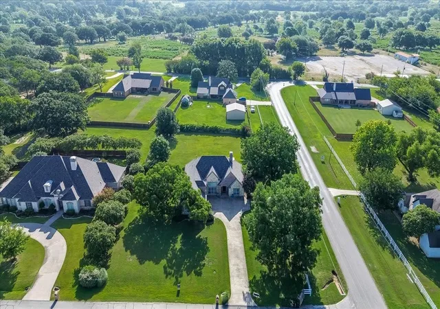 Photo 3 of Single family home for sale at 30 Tananger Springs Dr, Denison, TX 75021 | MLS# 21339074 | Listing updated on 2026-08-01