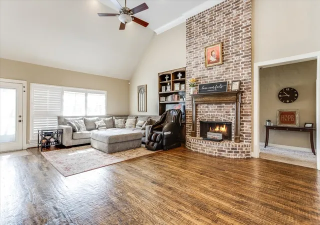 Photo 4 of Single family home for sale at 30 Tananger Springs Dr, Denison, TX 75021 | MLS# 21339074 | Listing updated on 2026-08-01