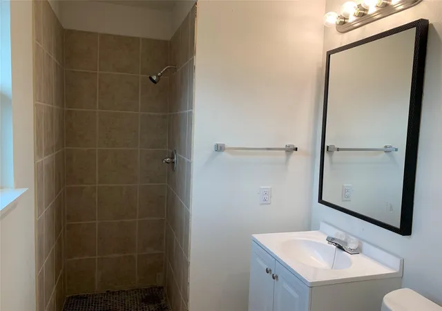Photo 3 of Sale Pending at 156 Bridlewood Ln, Bridgeport, TX 76426 | MLS# 21339593 | Listing updated on 2026-09-23