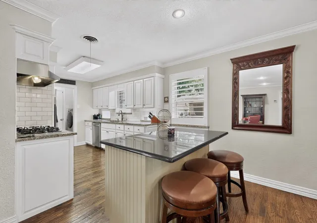 Photo 4 of Single family home for sale at 8420 Sweetwater Dr, Dallas, TX 75228 | MLS# 21337159 | Listing updated on 2026-09-11