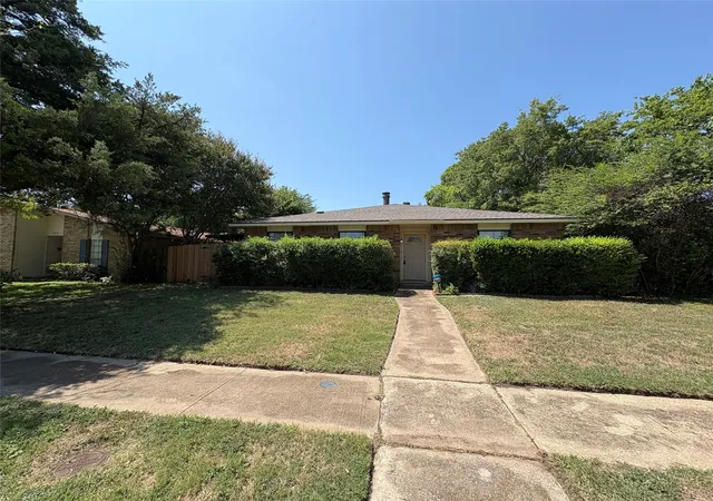 Single family home for sale at 7222 Hedge Dr, Dallas, TX 75249 | MLS# 21339732