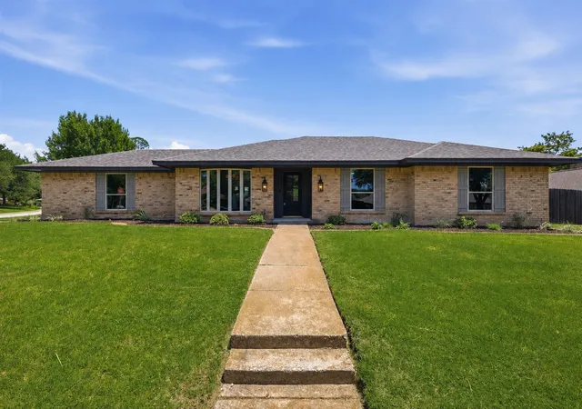 Photo 1 of Single family home for sale at 3920 Felisa Pl, Fort Worth, TX 76133 | MLS# 21338399 | Listing updated on 2026-09-11