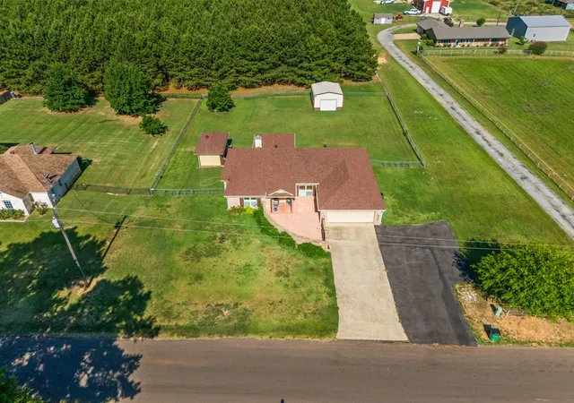Photo 2 of Sale Pending at 2616 Bob O Link Rd, Gilmer, TX 75645 | MLS# 21338423 | Listing updated on 2026-09-11