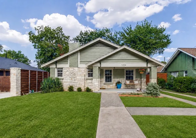 Photo 1 of Single family home for sale at 1224 Hollywood Ave, Dallas, TX 75208 | MLS# 21339293 | Listing updated on 2026-09-08